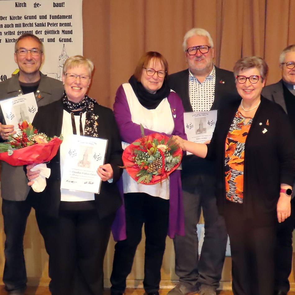 Nettetaler Stadtgespräch: Besondere Ehrungen und ein bunter Weihnachtsbaum