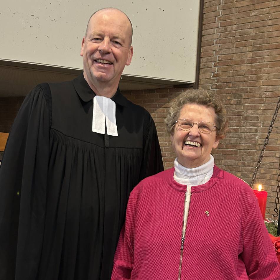 Evangelische Kirchengemeinde Dormagen: Schöner als das Bundesverdienstkreuz – Ehrung für Waltraud Kinna