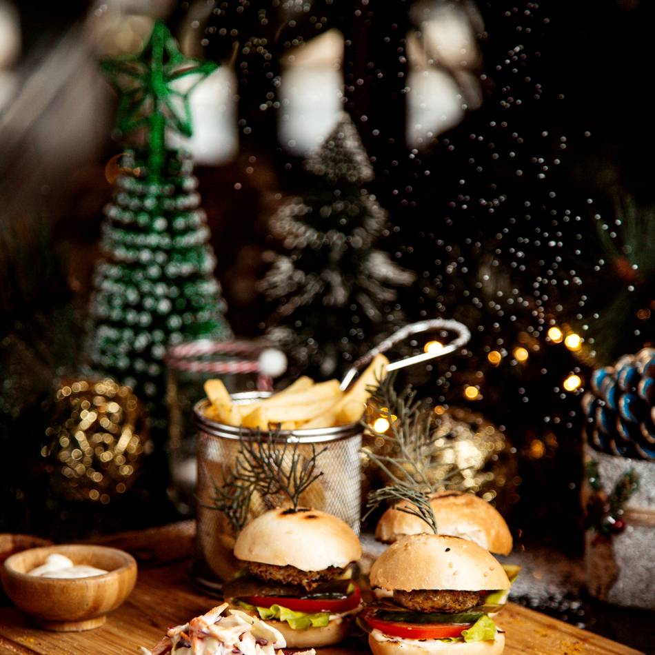 Backfisch, BBQ und mehr in Dormagen: Weihnachtstreff lockt mit Streetfood