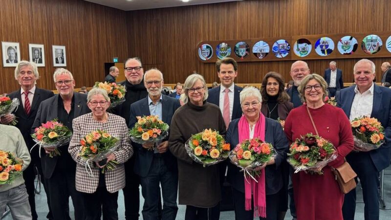 Langjähriges politisches Engagement im Kreis: Kreistag ehrt Loepp und Klein für langjähriges Engagement