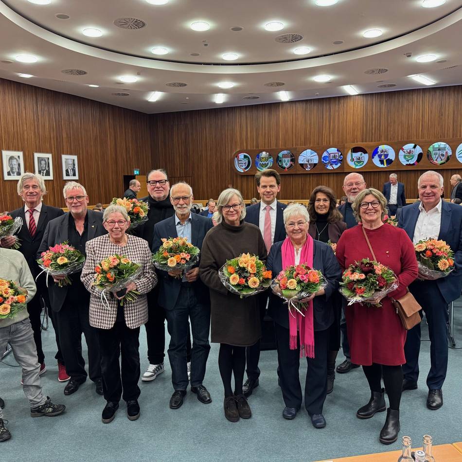 Langjähriges politisches Engagement im Kreis: Kreistag ehrt Loepp und Klein für langjähriges Engagement