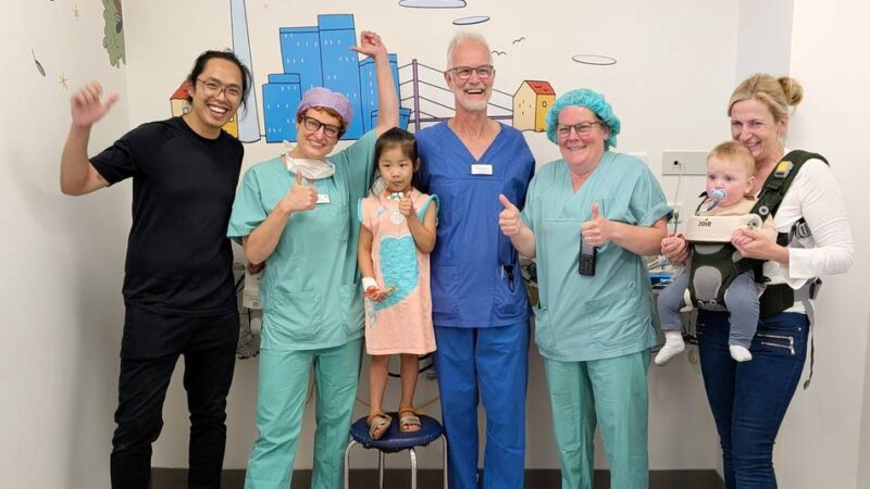 Klinik in Düsseldorf: Tina Taube nimmt Kindern die Angst vor der Operation