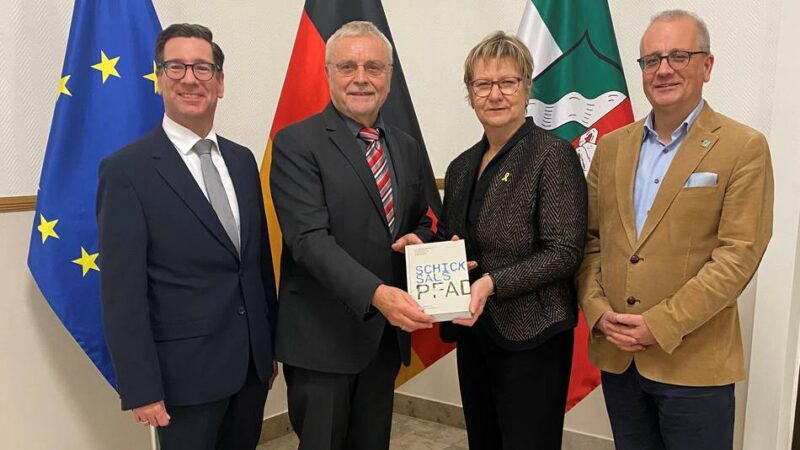 Buch „Schicksalspfad“ über jüdisches Leben in Büttgen: Sylvia Löhrmann lädt Herausgeber in die Staatskanzlei ein