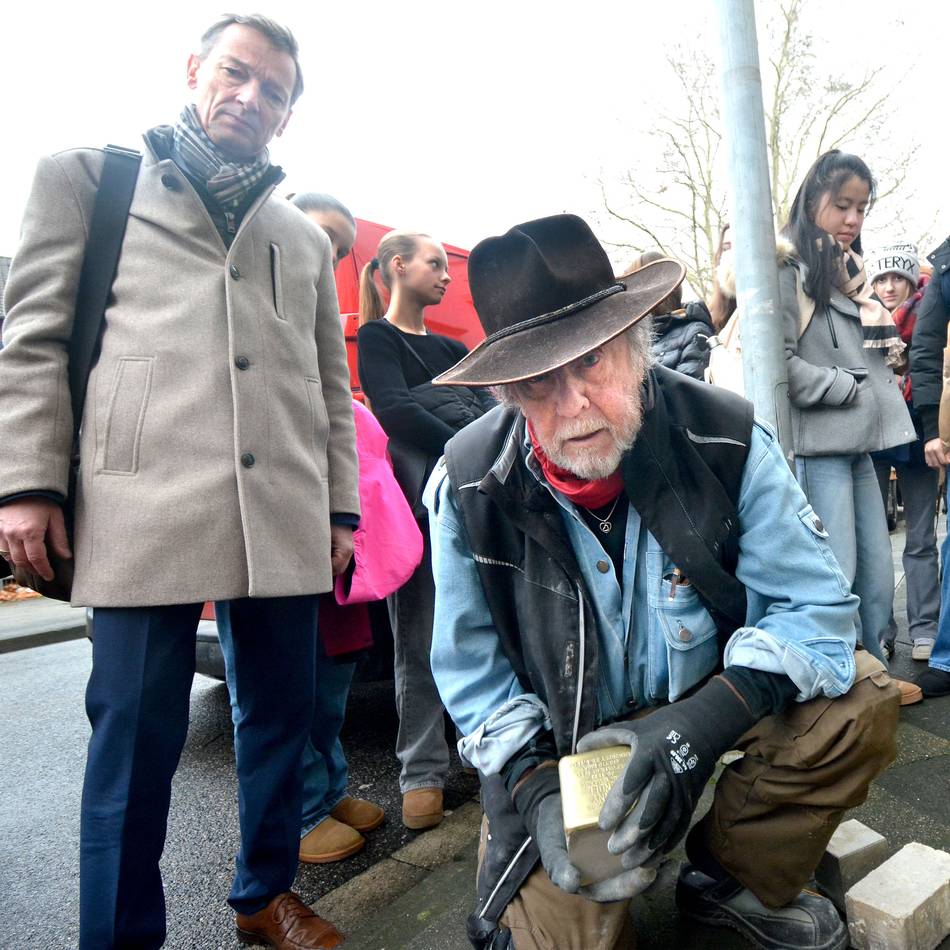 Neue Erinnerungen an ermordete Juden aus Neuss: „Man stolpert mit dem Kopf und mit dem Herzen“