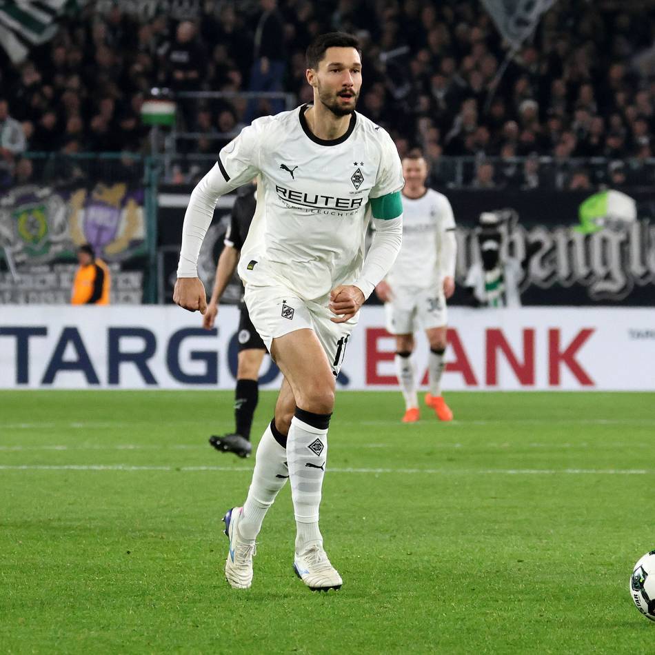 Saison-Aus für Borussias Angreifer?: Sportchef Schröder äußert sich zu den Kleindienst-Gerüchten