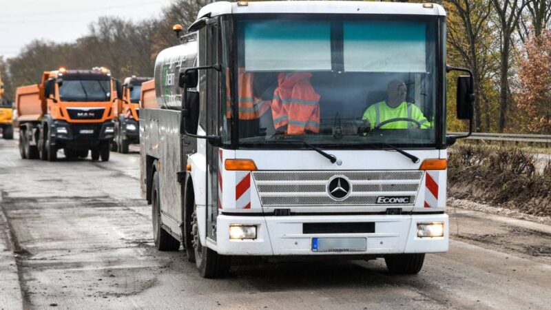 Die ersten 50 Tage Sperrung: A59 – Zusatz-Baustellen bringen Bürger auf den Baum