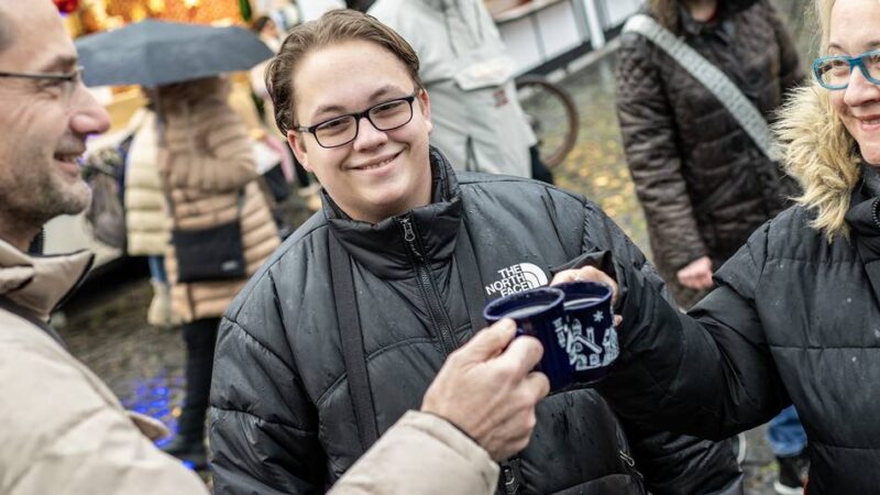 Buden öffnen kommendes Wochenende erneut: „Weihnachten als menschliche Botschaft“ – Soziale Akzente auf dem Gerresheimer Weihnachtsmarkt