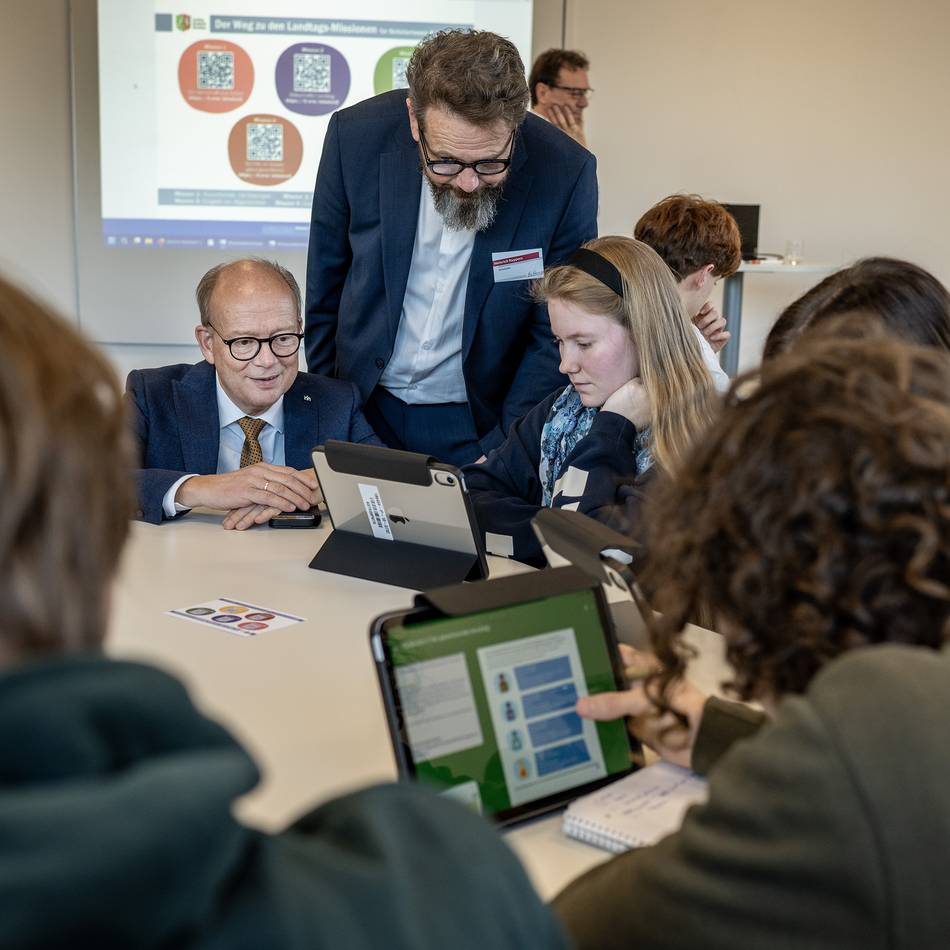 Politische Bildung in Düsseldorf: „Landtags-Missionen“ starten an der Lore-Lorentz-Schule