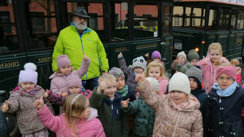 Förderverein ermöglicht Bimmelbahn-Tour: Kita-Kinder machen Ausflug mit dem Nibelungen-Express
