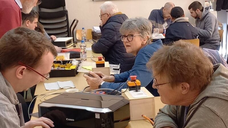 Nachbarschaftshilfe in Viersen: Reparieren bei Kaffee und Kuchen