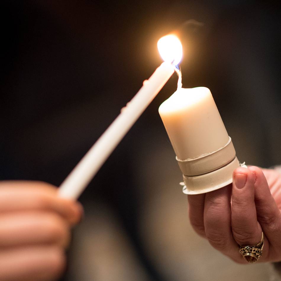 Friedenslichtfeier in Korschenbroich: Evangelische und katholische Kirchen feiern gemeinsam