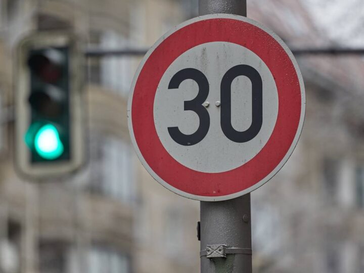 Verkehr in Moers: Auf welchen Hauptstraßen künftig neu Tempo 30 gilt