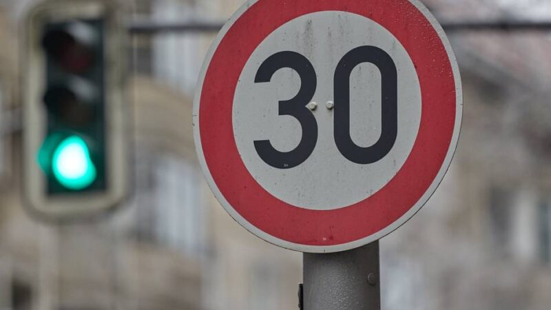 Verkehr in Moers: Auf welchen Hauptstraßen künftig neu Tempo 30 gilt