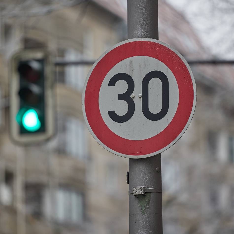 Verkehr in Moers: Auf welchen Hauptstraßen künftig neu Tempo 30 gilt