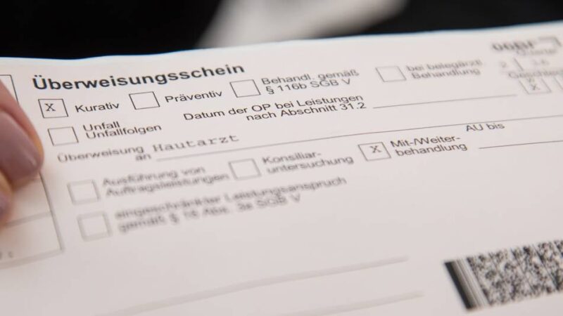 AOK-Gesundheitsreport 2025 in Mönchengladbach: Bei vielen Patienten erfolgt keine Diagnose-Weiterleitung