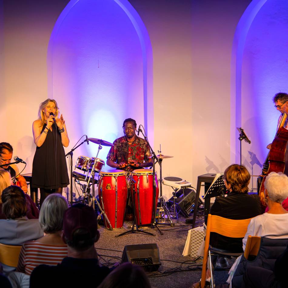 Weihnachtsgala in der Stadthalle Erkelenz: „Christmas Time is Here“ wächst zur American Christmas Gala Night