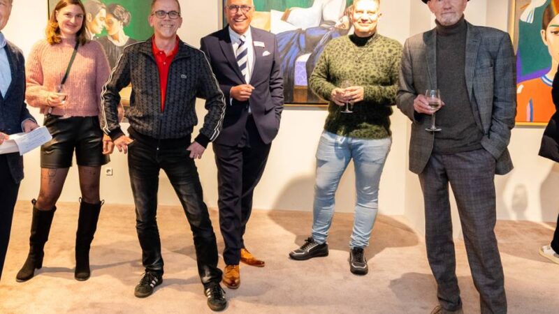 „Botschaft der Künste“ in Erkelenz: Beeindruckende Kunst im Küchenmarkt