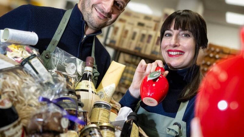 In Langenfeld: In Langfort gibt es weihnachtliche Delikatessen aus Italien