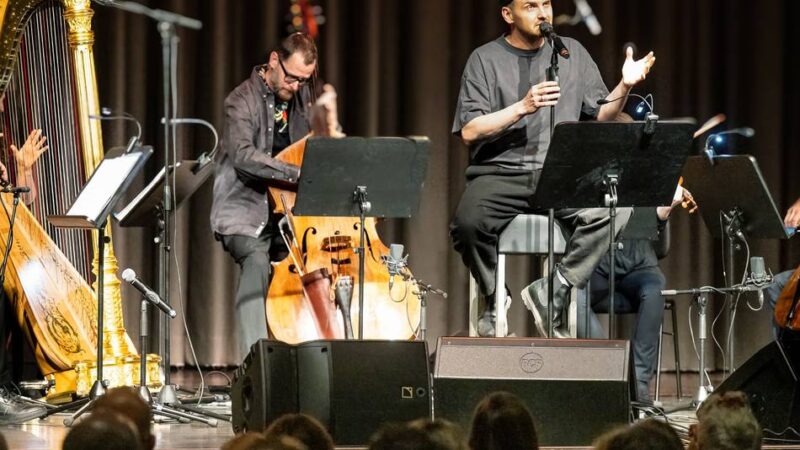 In Monheim: Maxim und das Takeover-Ensemble sorgen für einen Abend voller Gefühle