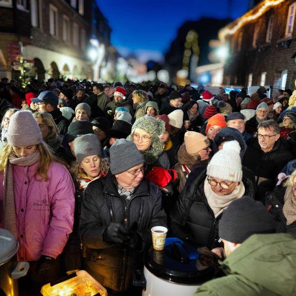 Monheimer Altstadt: Heiligabend am Schelmenturm