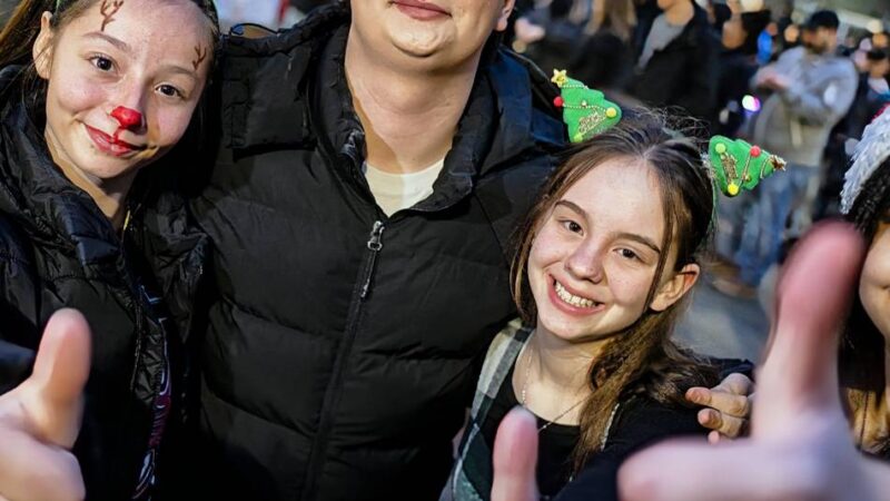 In Monheim: Wintermarkt der Ulla-Hahn-Gesamtschule feiert gelungene Premiere