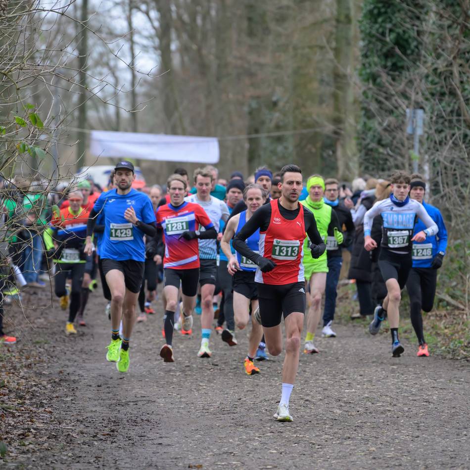 Sportlicher Jahresausklang: 54. Silvesterlauf über Stock und Stein im Krefelder Forstwald