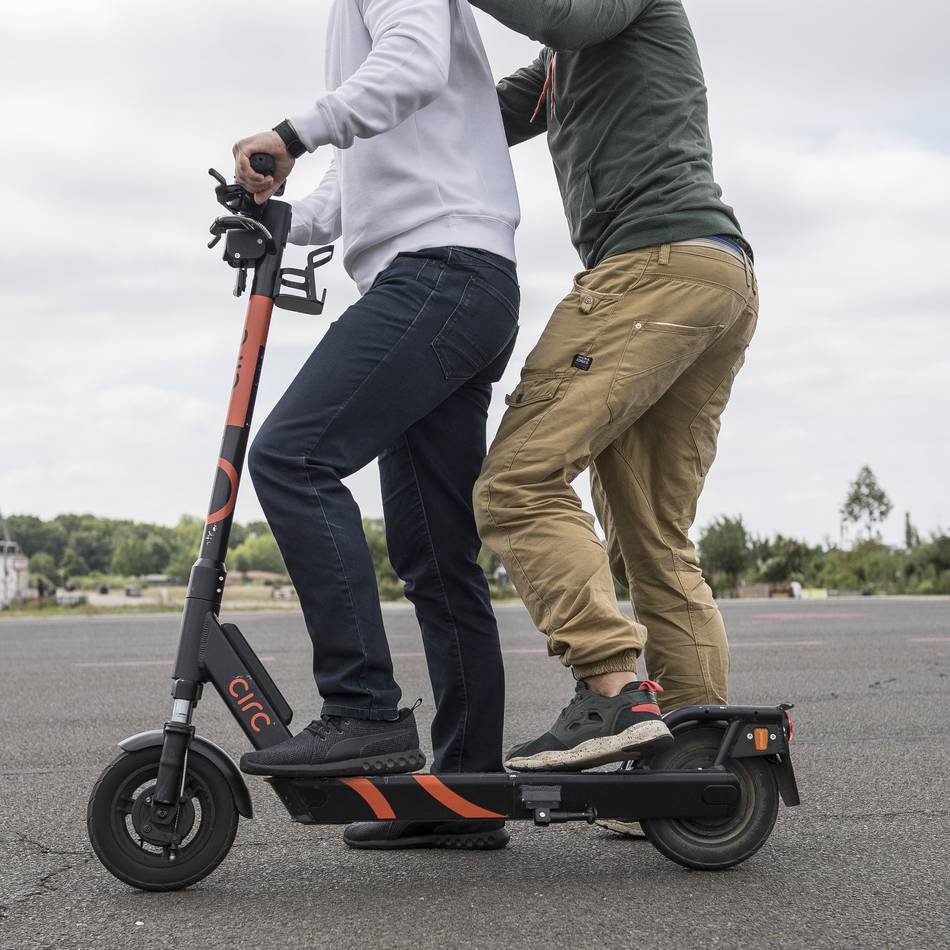 Zahl der betroffenen Jugendlichen steigt: Mehr Schwerverletzte bei E-Scooter-Unfällen in Grevenbroich