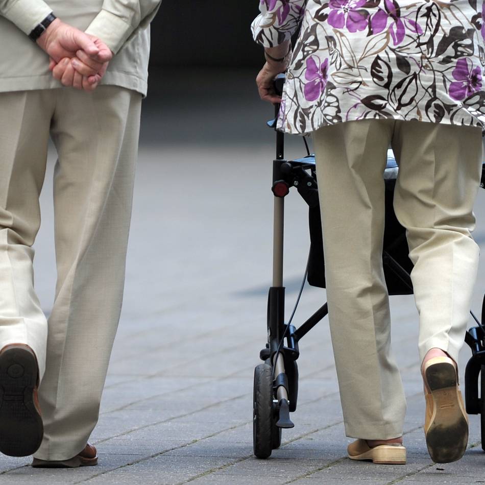 Trickbetrüger in Viersen unterwegs: Seniorin wird von Betrügern bestohlen