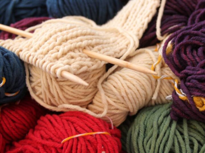 Aktion des Stellwerks: „Hilden wärmt“ – Selbstgestricktes für den guten Zweck