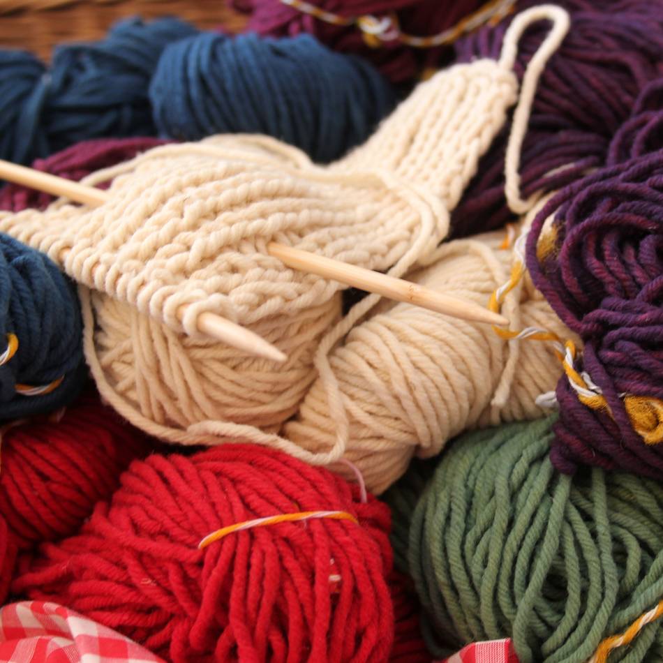 Aktion des Stellwerks: „Hilden wärmt“ – Selbstgestricktes für den guten Zweck