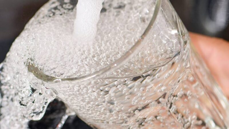 Deutliche Preiserhöhung zum 1. Januar: Leverkusener müssen für Trinkwasser tiefer in die Tasche greifen