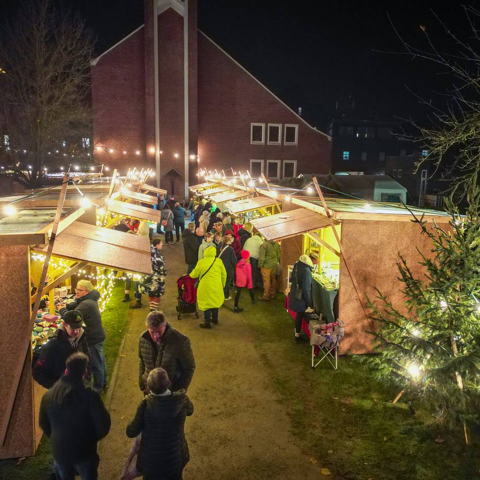 Kreativmarkt in Kapellen: Adventsmarkt im Klostergarten begeistert die Besucher