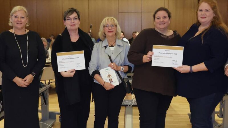 Preisverleihung in Grevenbroich: Stadt würdigt Engagement – Auszeichnung im Bernardussaal