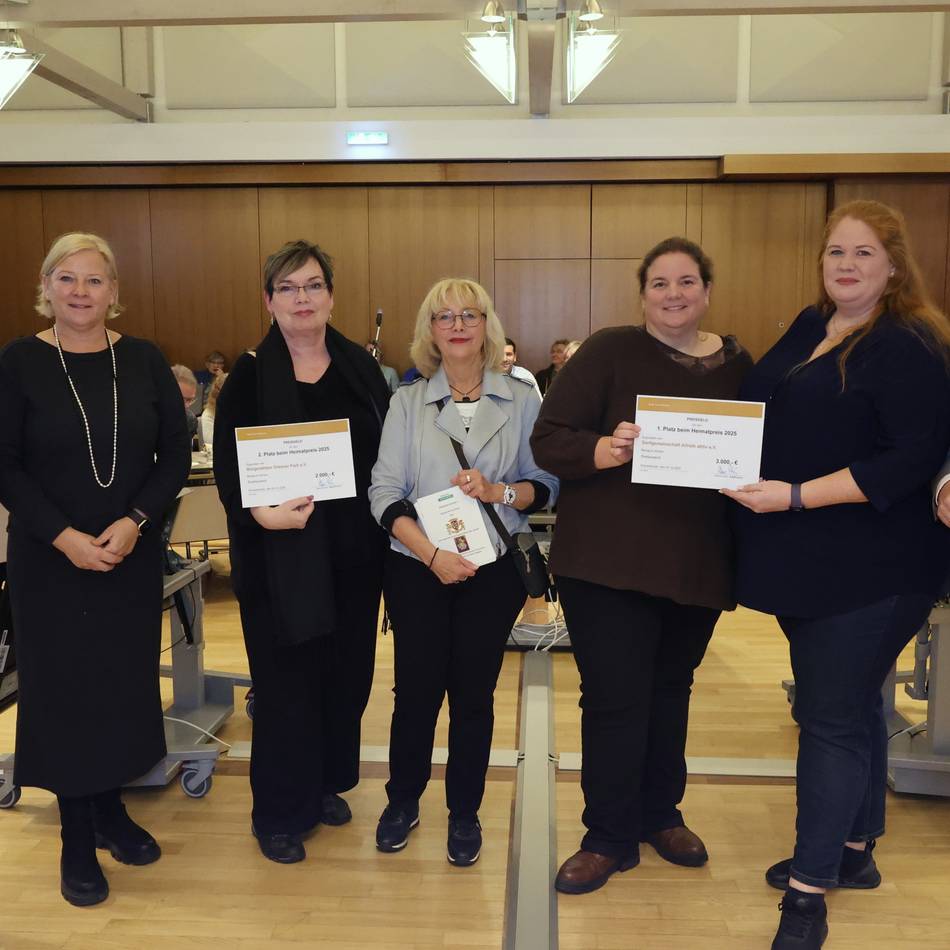 Preisverleihung in Grevenbroich: Stadt würdigt Engagement – Auszeichnung im Bernardussaal