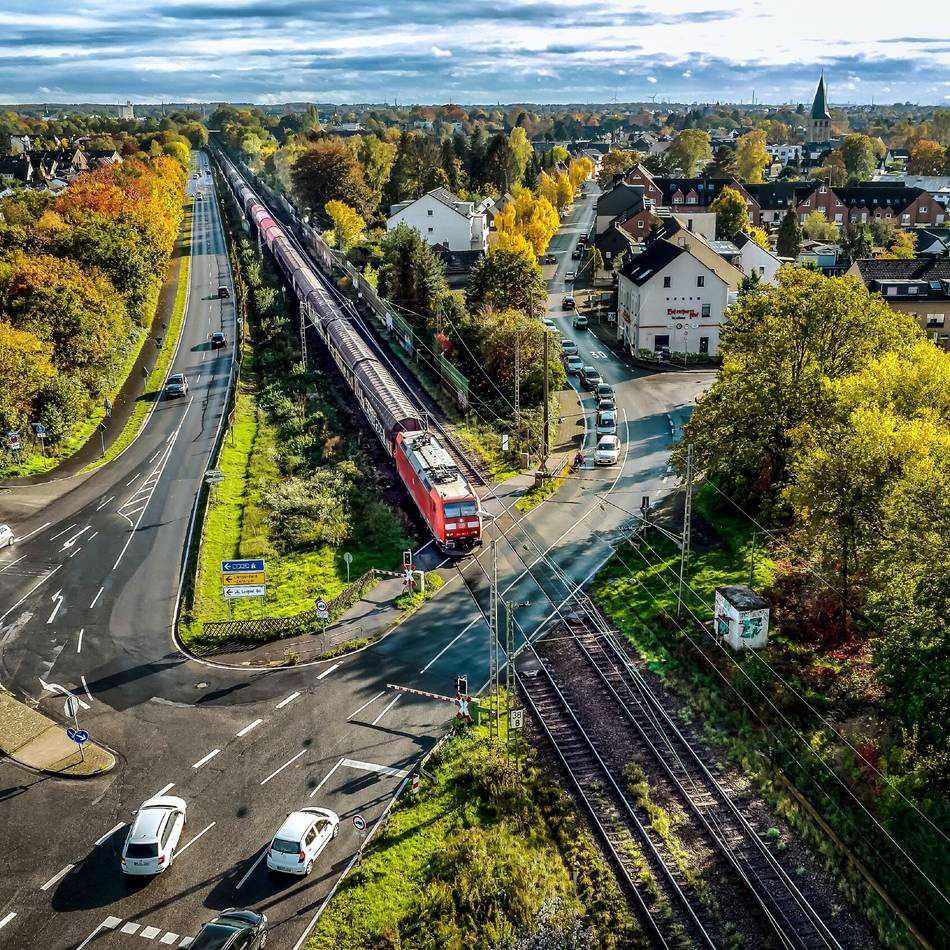 Kaiserstraße in Langenfeld: Deutsche Bahn tritt jetzt für Straßenbrücke ein