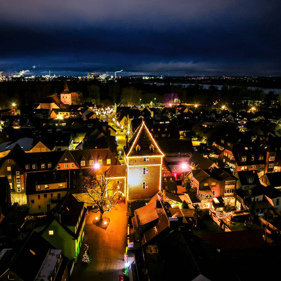 Besinnliche Atmosphäre: So schön leuchtet es in der Adventszeit in Langenfeld und Monheim