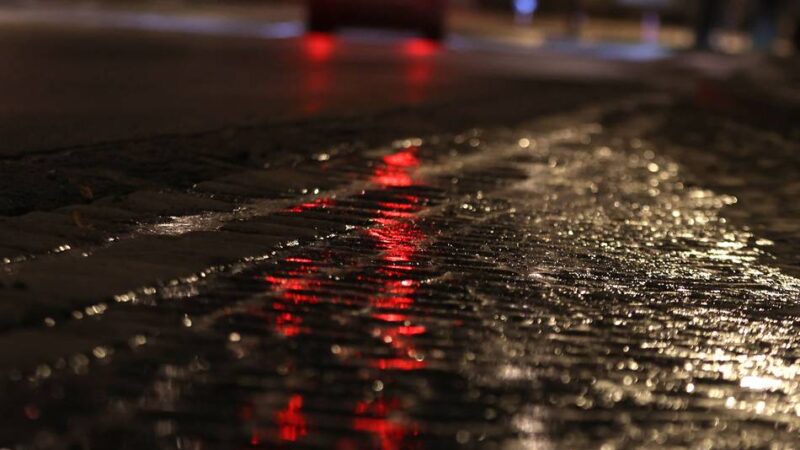 Unfälle wegen der Witterung im Kreis Kleve: Ohne Führerschein und bei Glatteis Gas gegeben – Wagen überschlägt sich mehrfach