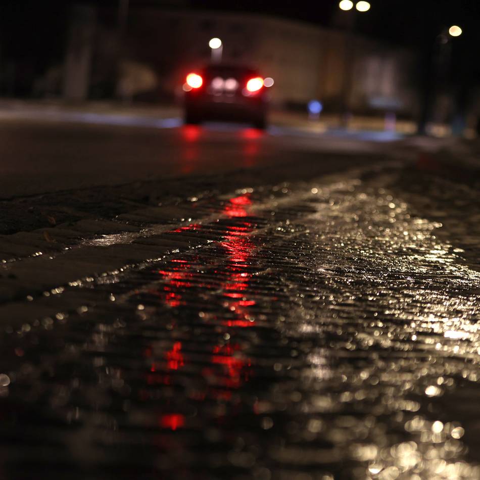 Unfälle wegen der Witterung im Kreis Kleve: Ohne Führerschein und bei Glatteis Gas gegeben – Wagen überschlägt sich mehrfach