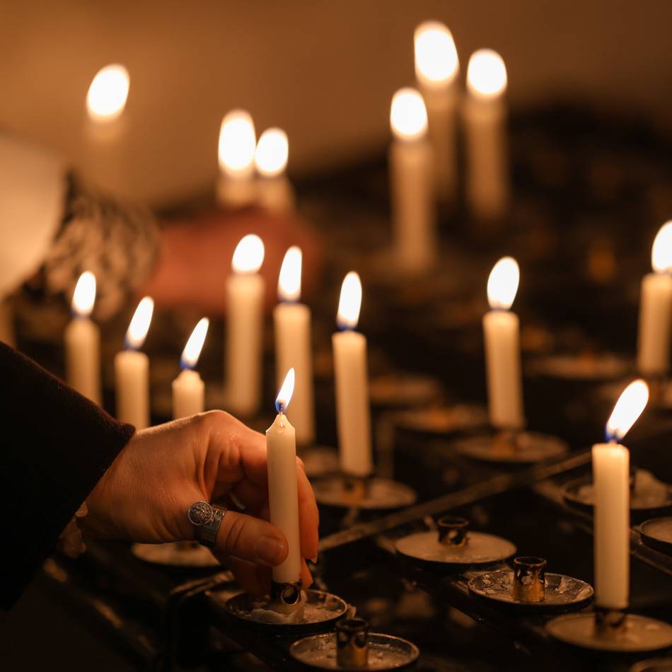 Kirchen in Grevenbroich organisieren Gedenkgottesdienst: „Ich muss oft mit den Eltern der verstorbenen Kinder weinen“