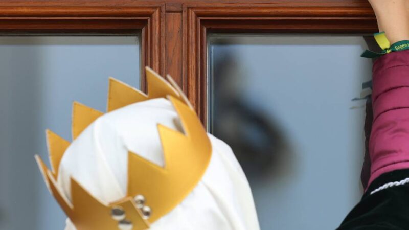 Kinder ziehen von Tür zu Tür: Leverkusener Sternsinger engagieren sich gegen Kinderarbeit