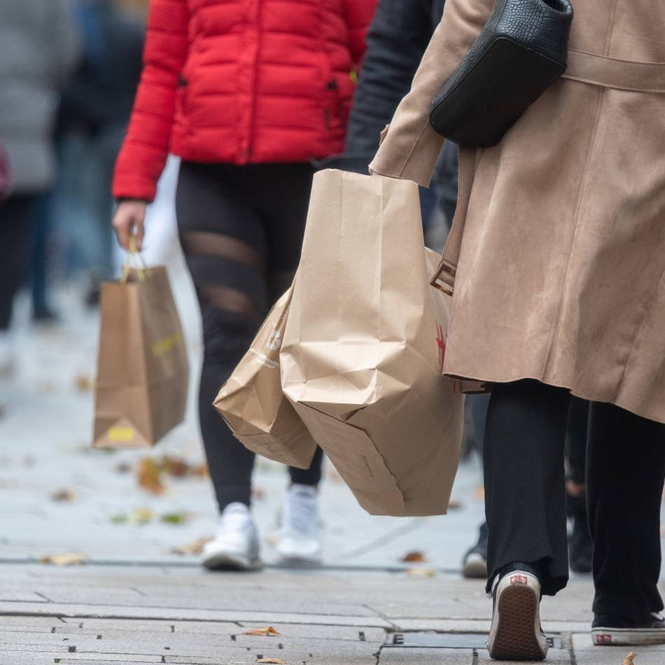 Neusser kaufen weniger ein als im Vorjahr: Zurückhaltung beim Weihnachtsshopping
