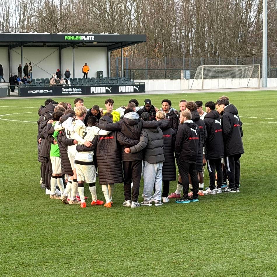 „Das tut mir für die Jungs leid“: Zwei fragwürdige Platzverweise – Borussias U19 unterliegt Stuttgart 3:4