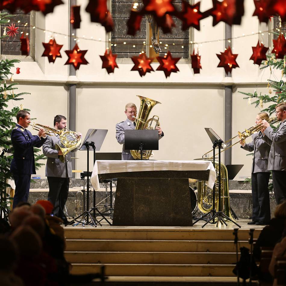 Lions-Benefizkonzert in Hilden: Und immer schwingt die Sehnsucht nach Frieden mit