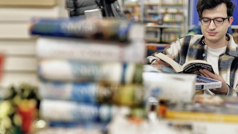 Medienverkauf in Erkrath-Hochdahl: Bücherei plant vorweihnachtlichen Büchertrödel