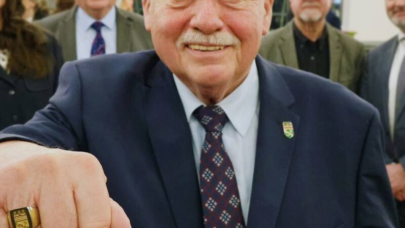 Ehrung in Hilden: Wappenring in Gold für Norbert Schreier