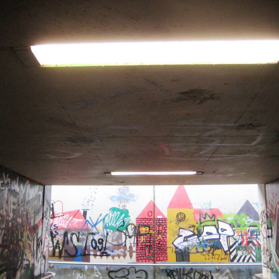 Straßenbild in Korschenbroich: Ideen gegen die Tristesse eines Fußgängerüberwegs