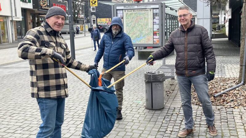 Aufräum-Aktion vor Weihnachten in Wermelskirchen: Stadtverwaltung greift zur Zange