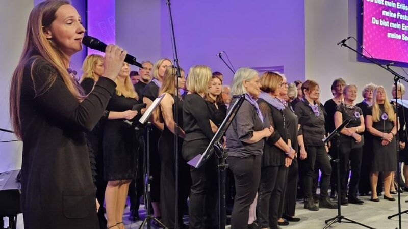 Freie evangelische Gemeinde: Weihnachtssingen und Theater mit der FeG in Uedem