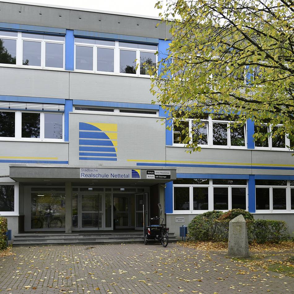 Nettetaler Ausschuss tagt: Zwei Schuldächer müssen dringend saniert werden