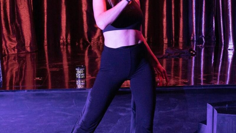 Berliner Ensemble in Duisburg: Viel Liebe vom Publikum für „It’s Britney, Bitch!“